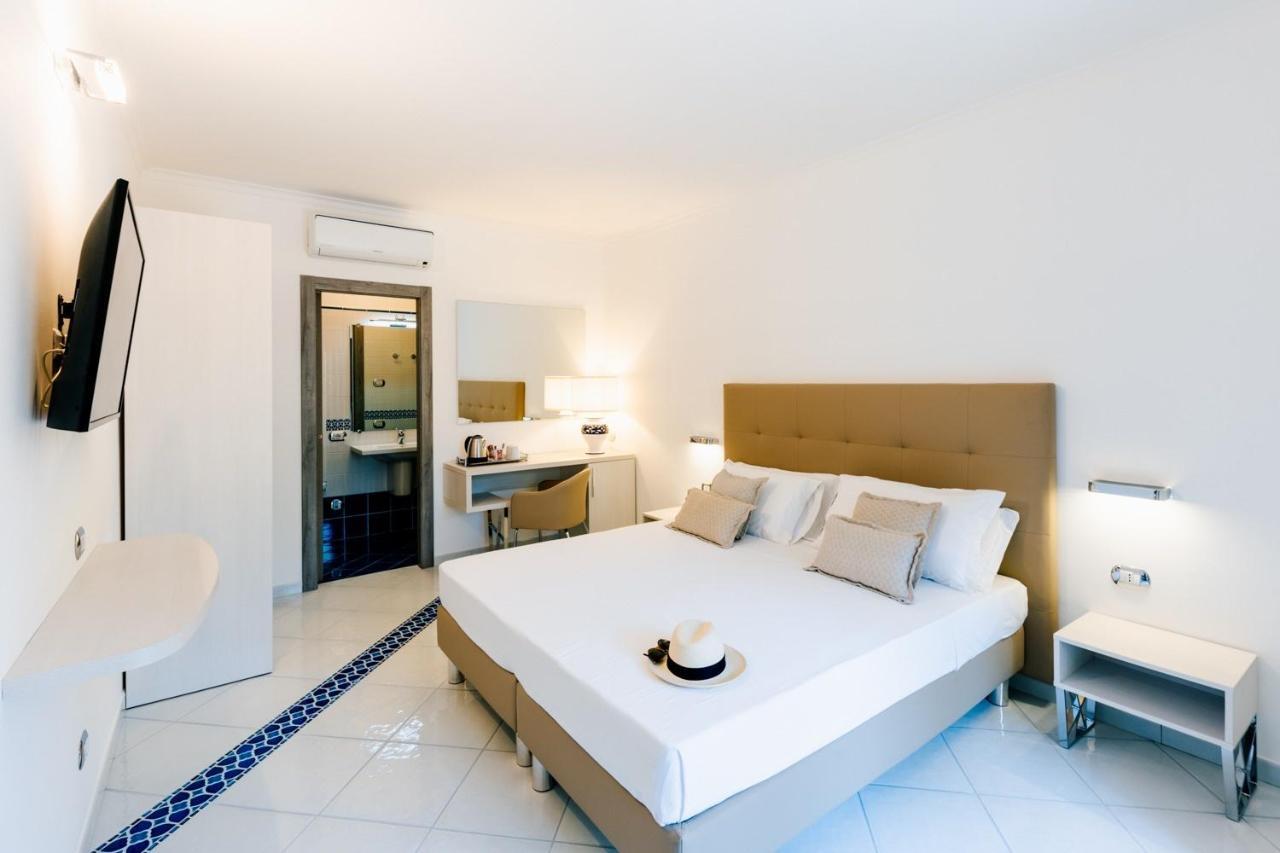 Villa Sant'Alfonso Скала Екстериор снимка